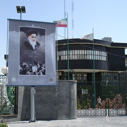 ساخت و تولید پایه بنر با فک متحرک
