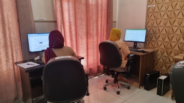 استخدام نیروی فروش تلفنی کار در منزل و حقوق عالی